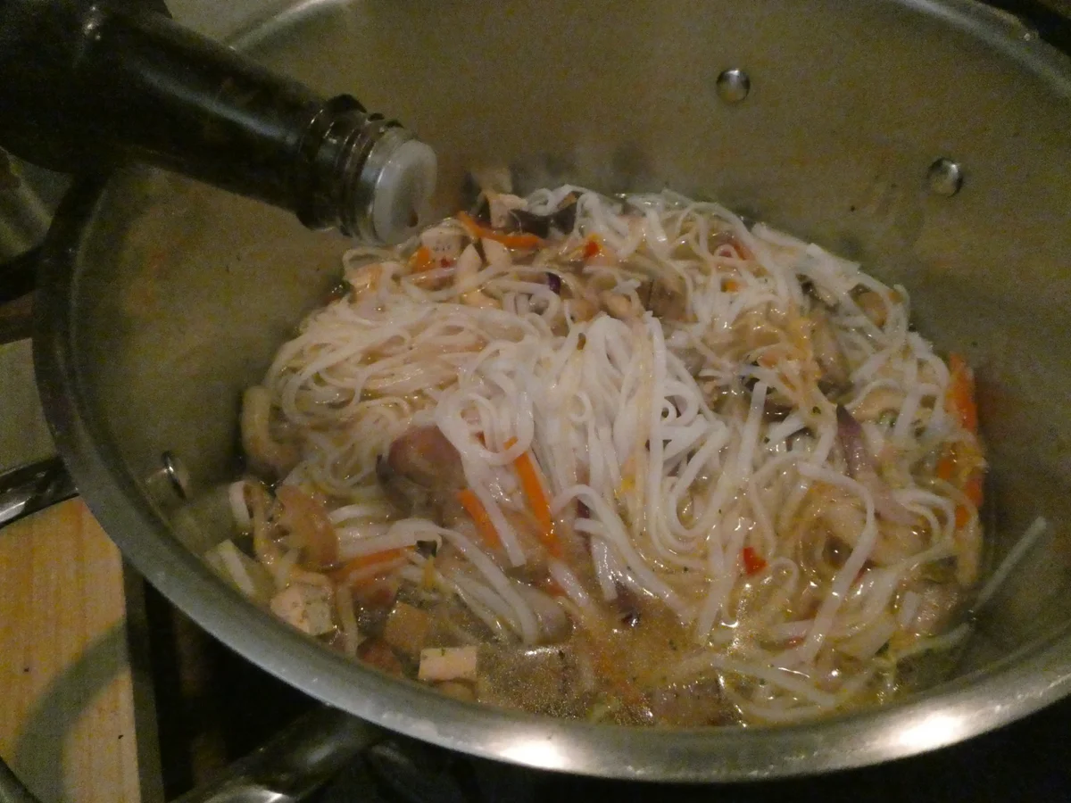 Asia-Nudelsuppe mit Tofu - Rezept - Bild Nr. 14325