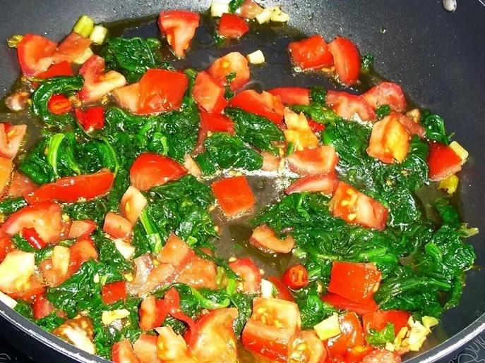 Rezept: Scharfe Spinatzubereitung auf Pasta Bild Nr. 14326 Scharfe Spinatzubereitung auf Pasta - Rezept - Bild Nr. 14326