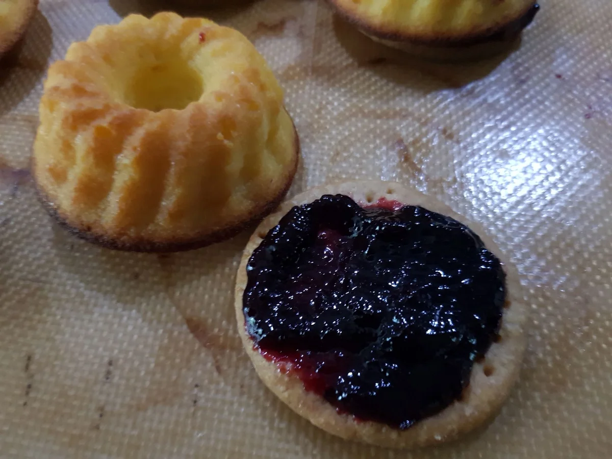 Quark-"Gugelhüpfer" mit Fruchtkern - Rezept - Bild Nr. 14335