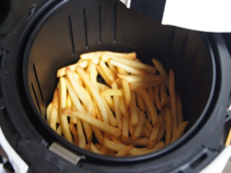 Nürnberger Rostbratwürstchen mit Pommes Frites und Salat - Rezept - Bild Nr. 4