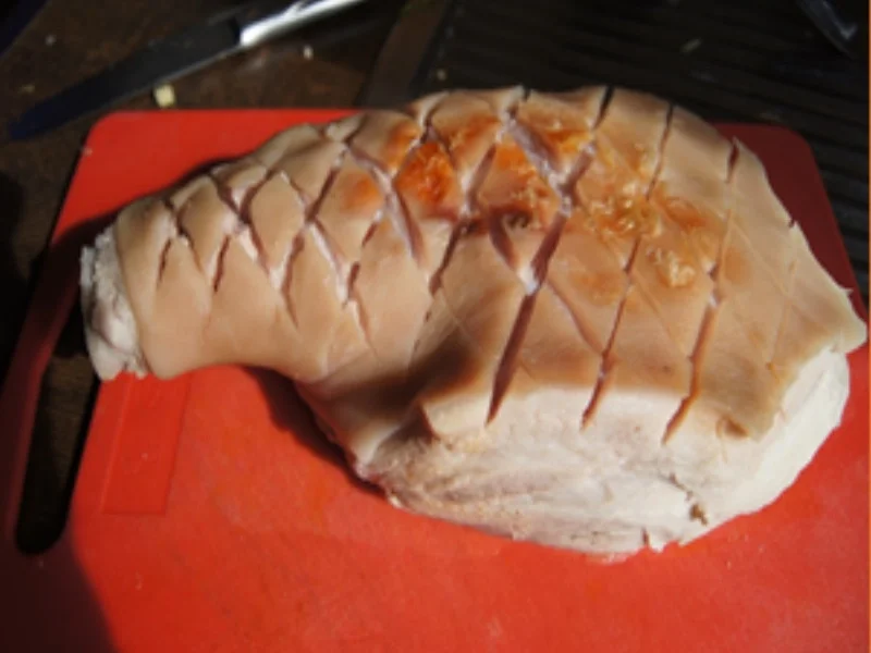 Spanferkelschulter mit Sauce, pikanten Sauerkraut und Kartoffel WEDGES - Rezept - Bild Nr. 14355