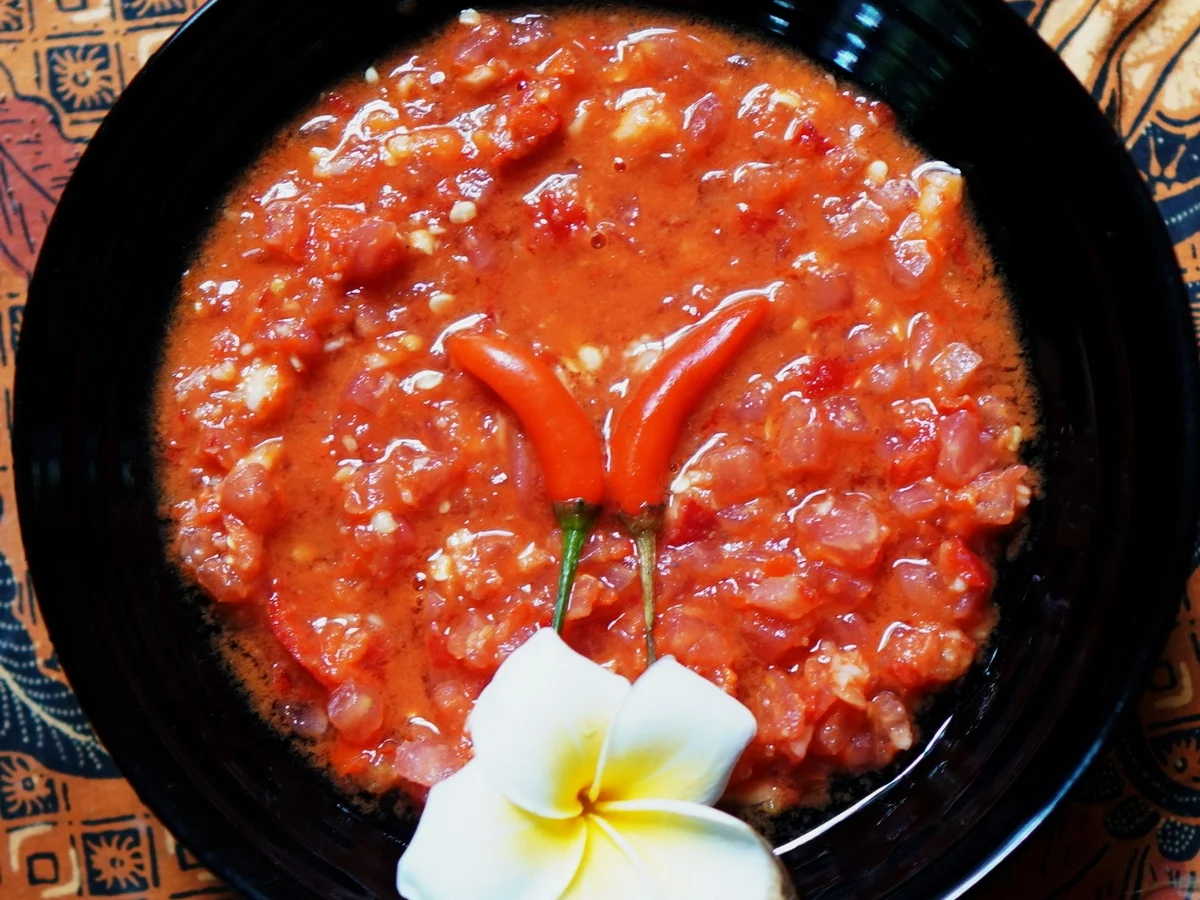 Rezept: Scharfe Tomatensauce – Sambal cobek Bild Nr. 2 Scharfe Tomatensauce – Sambal cobek - Rezept - Bild Nr. 2
