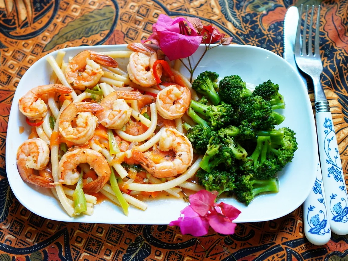 Rezept: Bunte Makkaroni mit Garnelen und Brokkoli Bild Nr. 14359 Bunte Makkaroni mit Garnelen und Brokkoli - Rezept - Bild Nr. 14359
