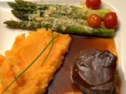 Rosa gebratenes Rinderfilet an Schalotten-Rotweinreduktion - Rezept - Bild Nr. 14360