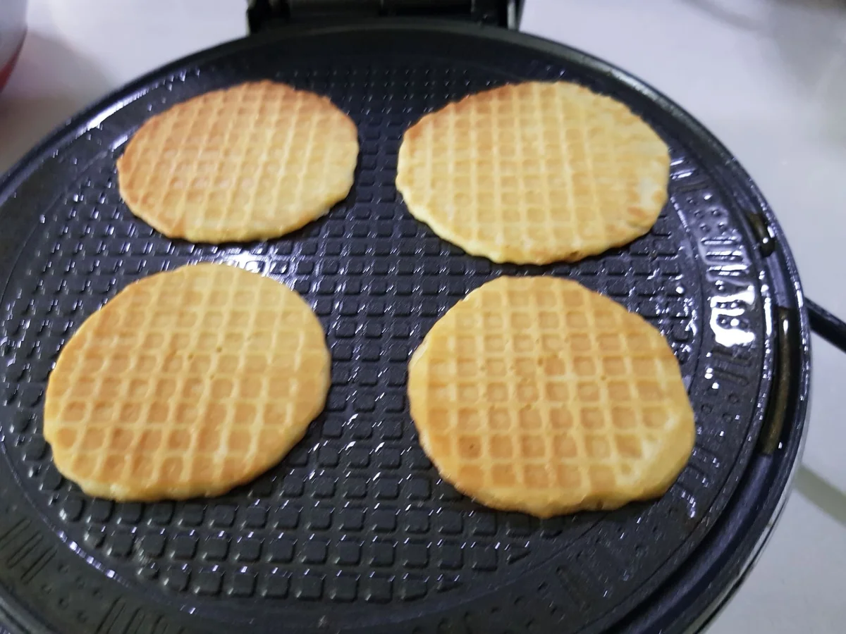 Rezept: Zitronen-Waffeln Bild Nr. 3 Zitronen-Waffeln - Rezept - Bild Nr. 3