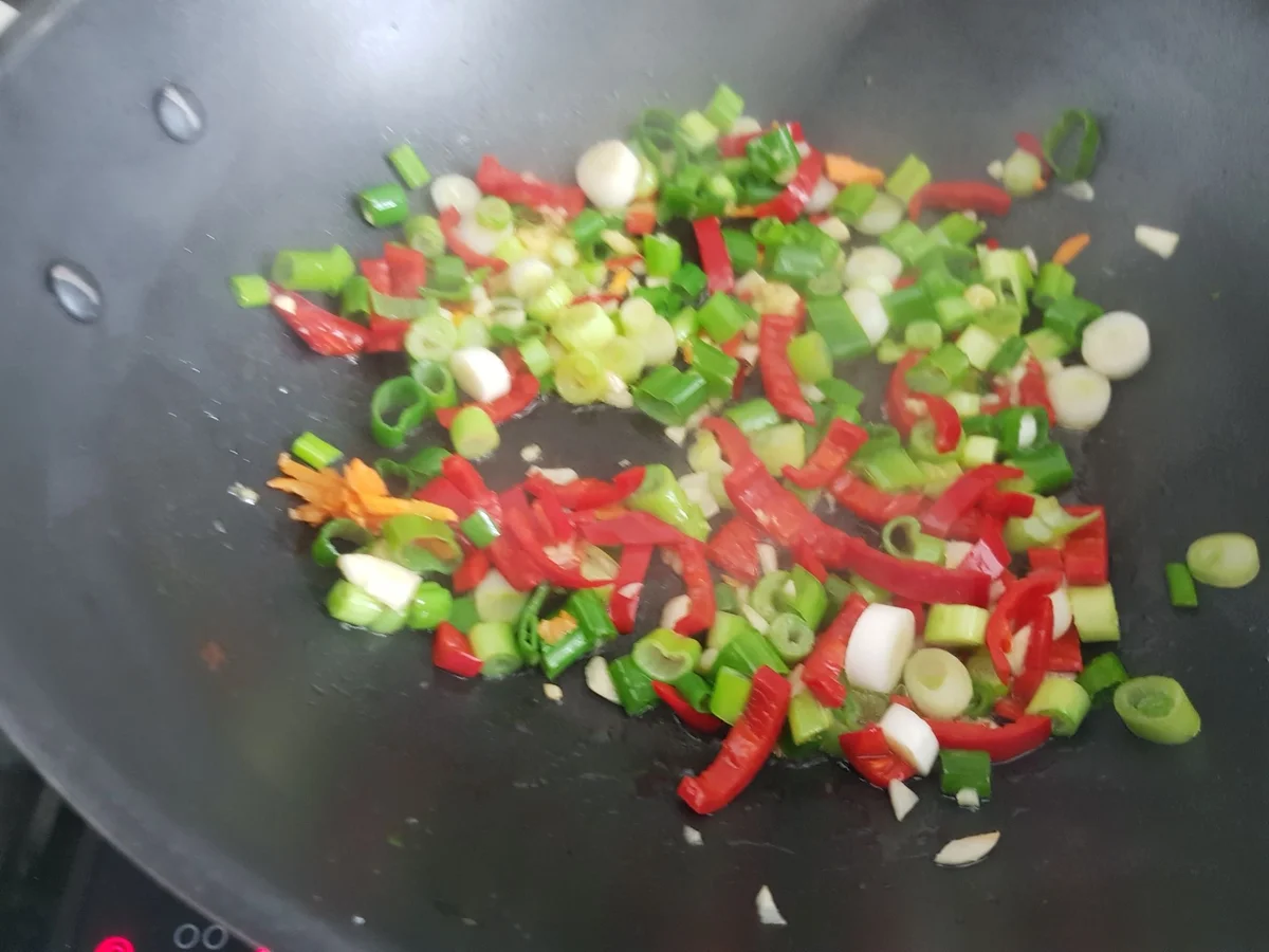 Rezept: Strudel mit asiatischer Füllung und Baby-Pak Choi Bild Nr. 9 Strudel mit asiatischer Füllung und Baby-Pak Choi - Rezept - Bild Nr. 9
