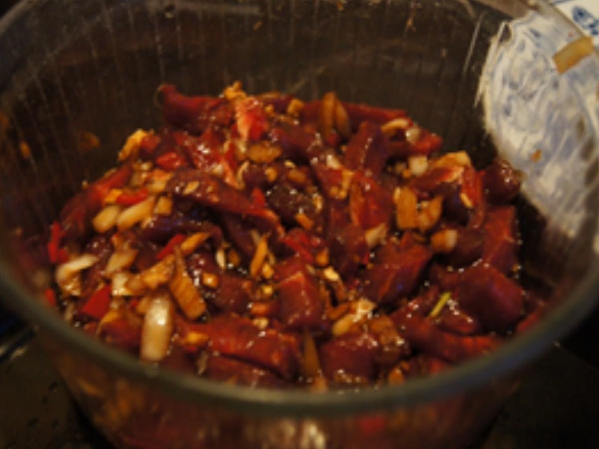 Rindfleisch mit Gemüsemix in roter Currysauce mit Basmatireis - Rezept - Bild Nr. 14366