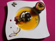 Brasilianischer Kuss – Kokosnuss-Mousse im Schokoladenmantel mit Passionsfrucht - Rezept - Bild Nr. 14361