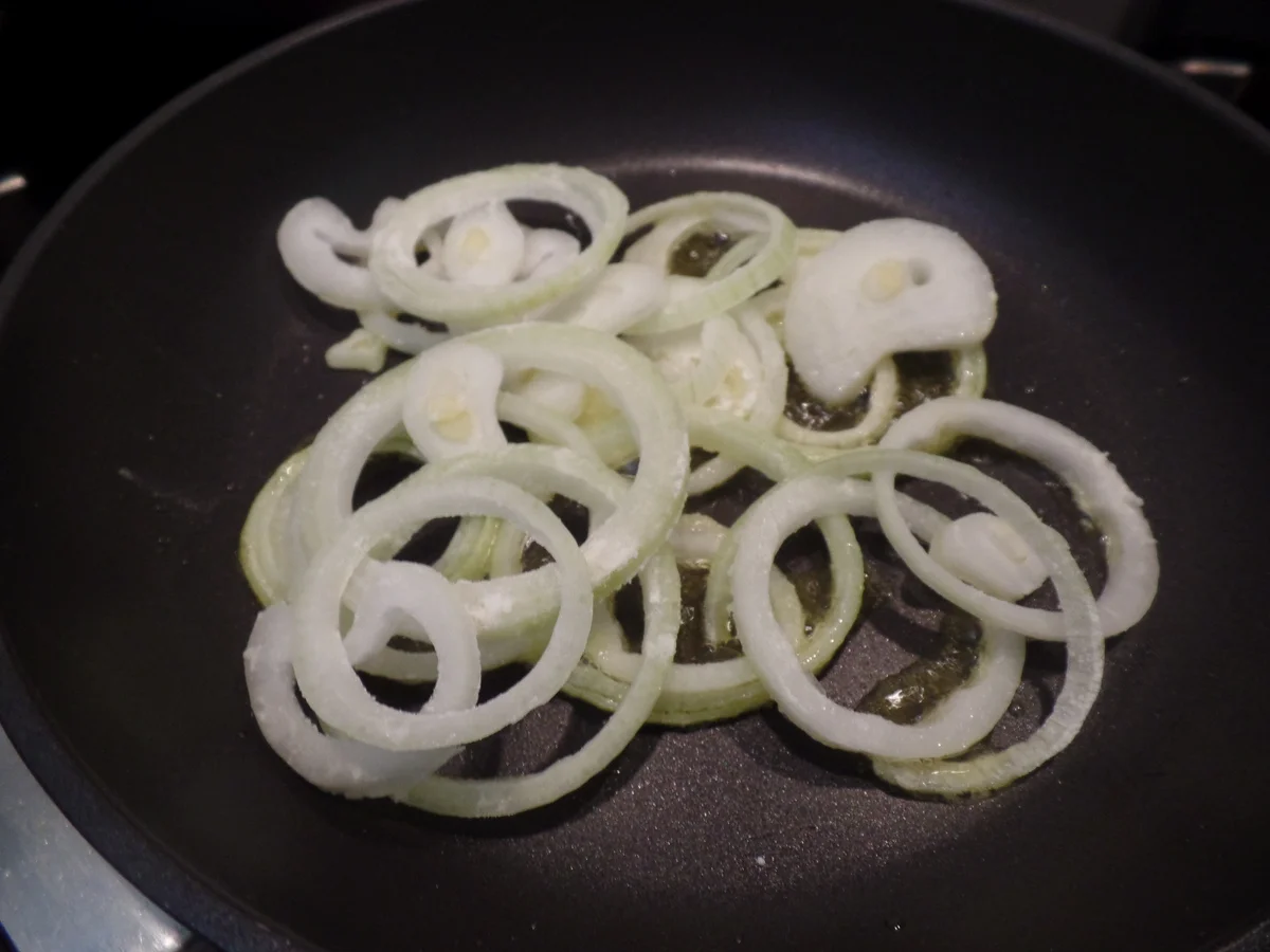 Rezept: Spätzle-Spinat-Eier -Auflauf mit Zwiebelringen on Topp Bild Nr. 14374 Spätzle-Spinat-Eier -Auflauf mit Zwiebelringen on Topp - Rezept - Bild Nr. 14374