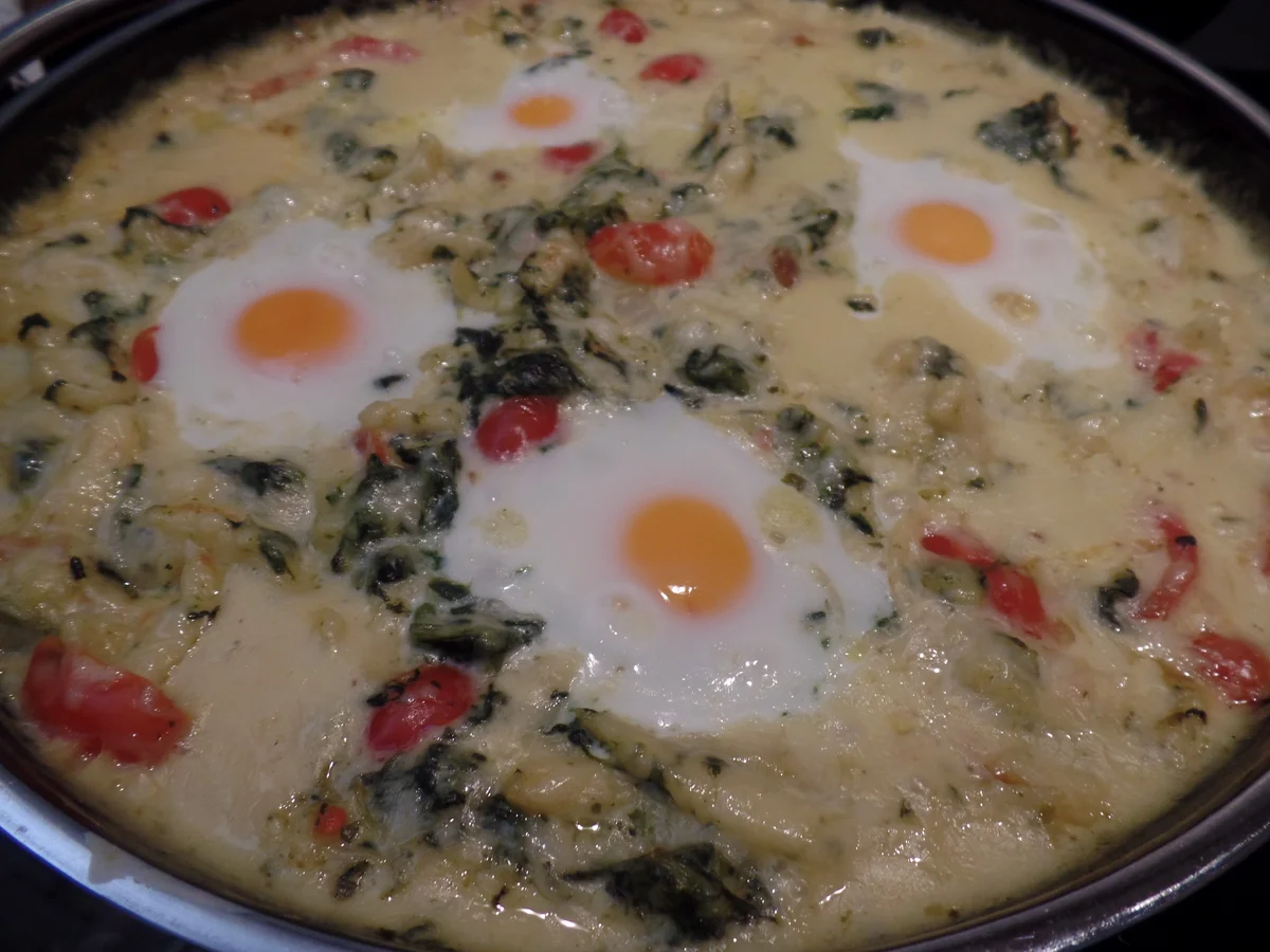 Rezept: Spätzle-Spinat-Eier -Auflauf mit Zwiebelringen on Topp Bild Nr. 14378 Spätzle-Spinat-Eier -Auflauf mit Zwiebelringen on Topp - Rezept - Bild Nr. 14378