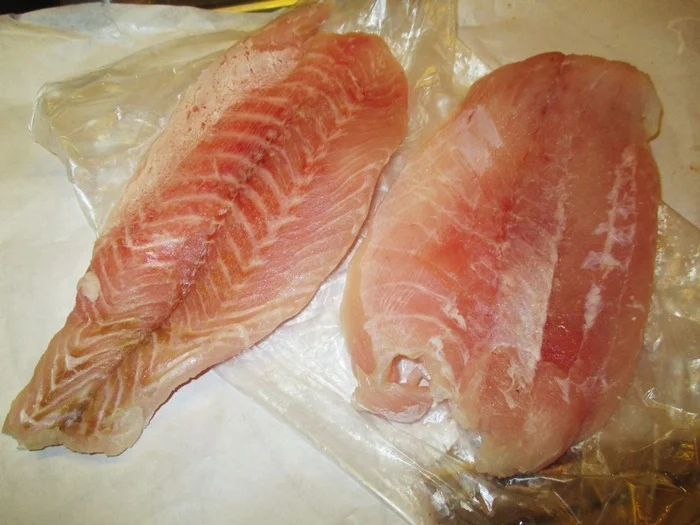 Rotbarschfilet mit Paprika-Tomatensoße - Rezept - Bild Nr. 14367