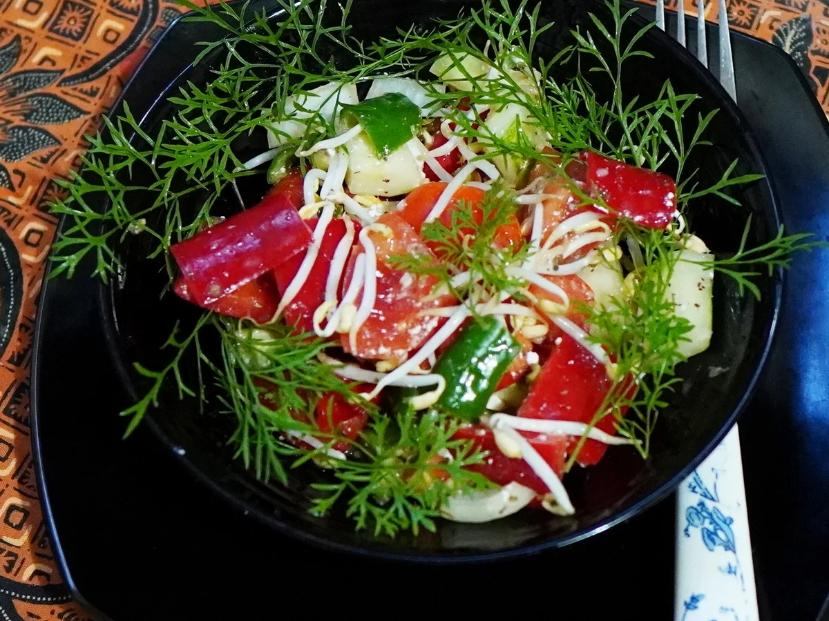 Bunter Salat ala "Dapoer Sriwidi" - Rezept - Bild Nr. 2