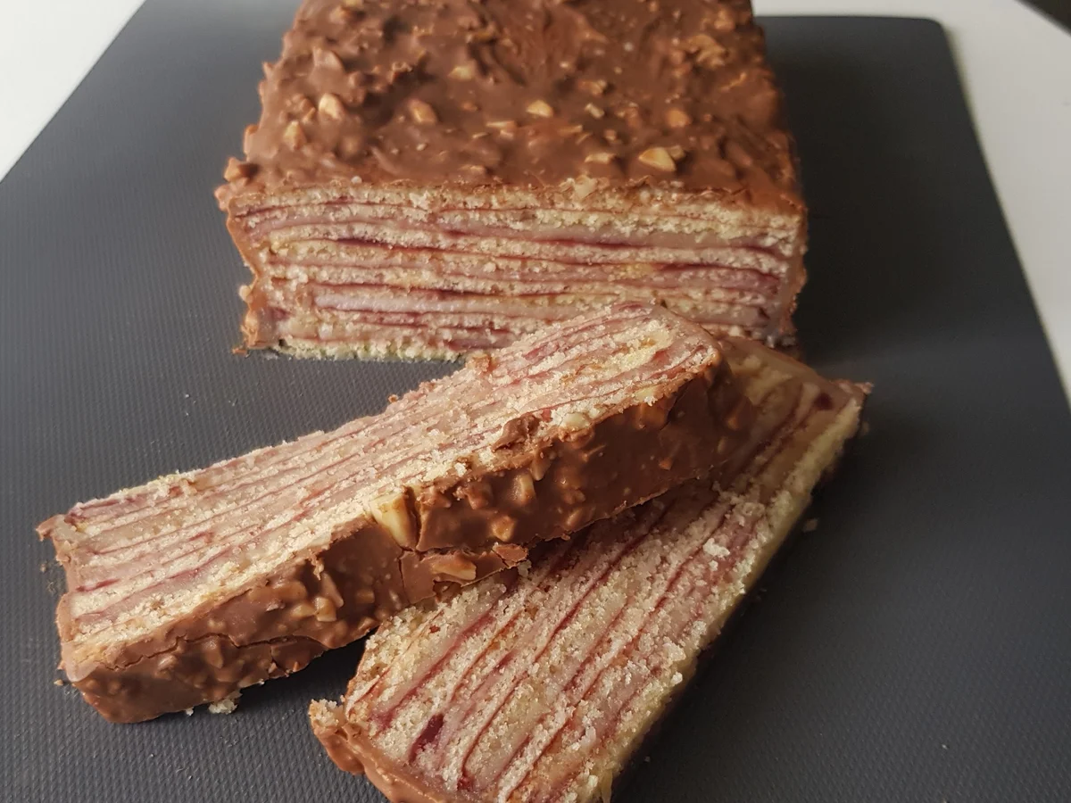 Marzipan-Schnitten mit Kirschfüllung - Rezept - Bild Nr. 14364