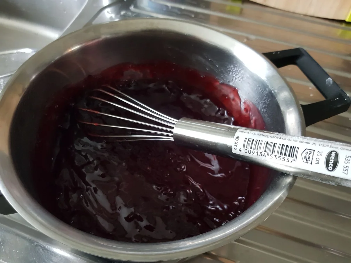 Marzipan-Schnitten mit Kirschfüllung - Rezept - Bild Nr. 14371