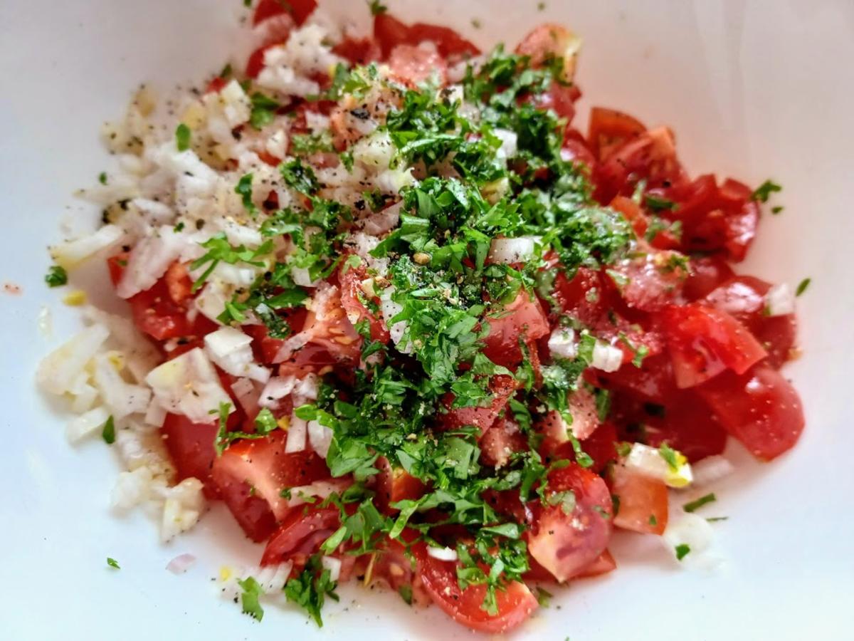 Schnitzel mit Bohnen und Tomatensalat - Rezept - Bild Nr. 7