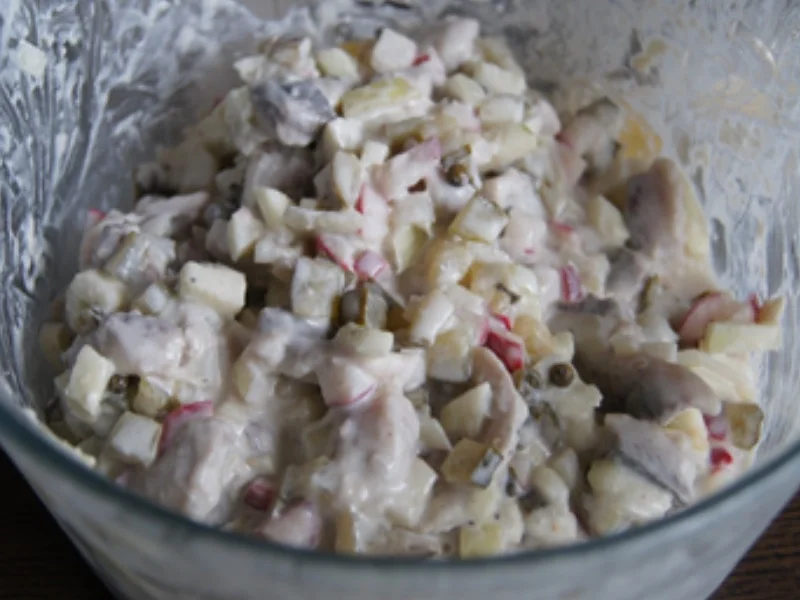 Matjesfiletsalat mit griechischen Joghurt und Kümmel-Pellkartoffeln - Rezept - Bild Nr. 14408