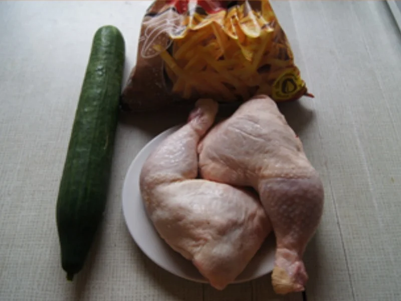 Knusprige Hähnchenkeule mit Pommes Frites und asiatischen Gurkensalat - Rezept - Bild Nr. 14404