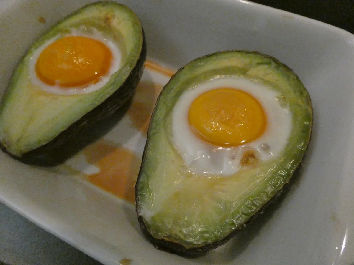 Avocado-Ei auf Wiesensalat - Rezept - Bild Nr. 14396