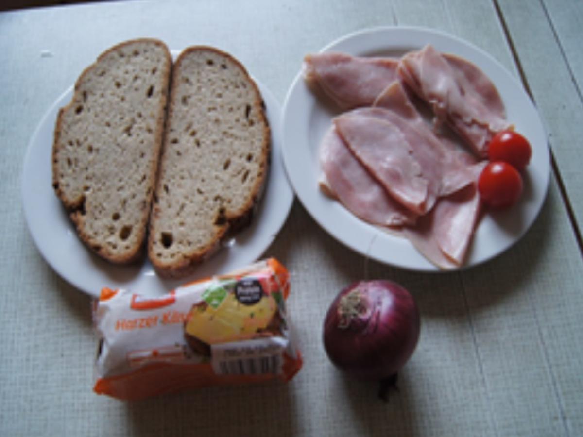 Geröstetes Bauernbrot mit Kochschinken und Harzer Käse - Rezept - Bild Nr. 3