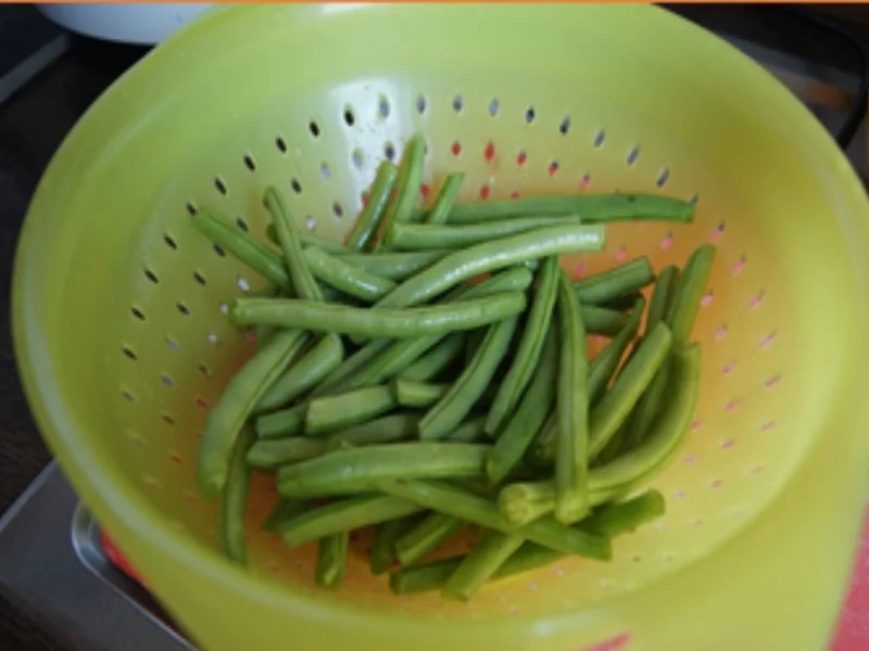 Rezept: Stielkotelett mit grünen Bohnen und Kartoffel Wedges Bild Nr. 14398 Stielkotelett mit grünen Bohnen und Kartoffel Wedges - Rezept - Bild Nr. 14398