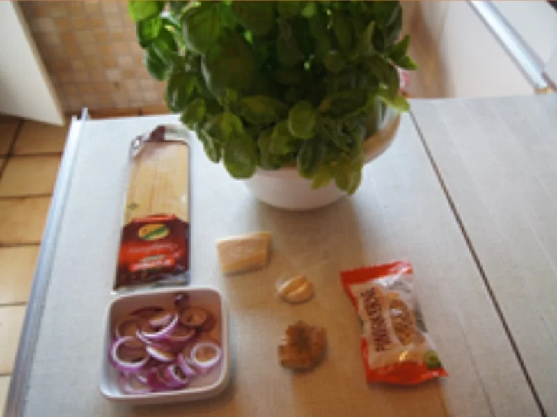 Spaghetti mit Basilikum-Pesto - Rezept - Bild Nr. 3