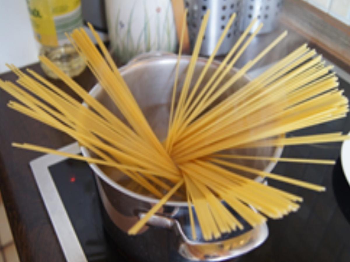 Spaghetti mit Basilikum-Pesto - Rezept - Bild Nr. 4