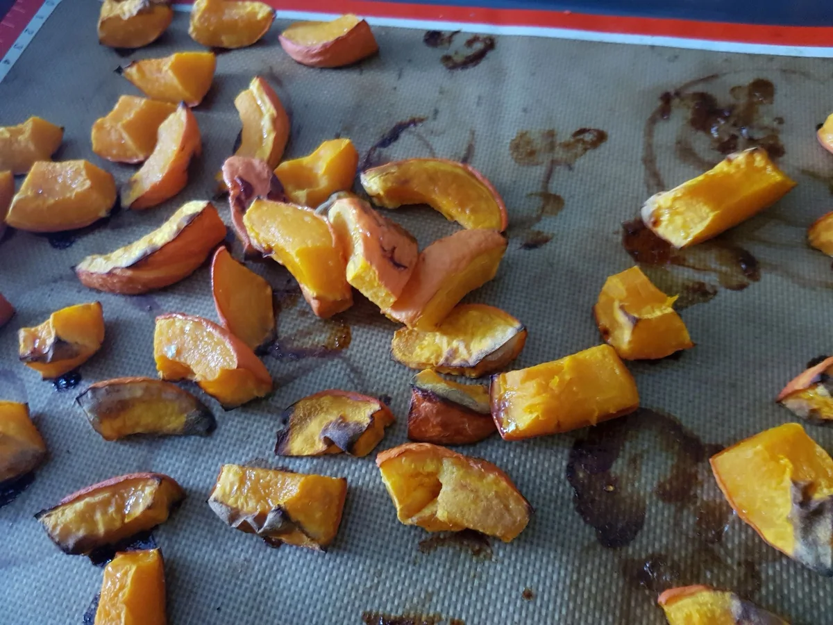 Rezept: XXL-Ravioli mit Kürbis-Füllung und Ricotta-Kürbis-Creme Bild Nr. 14406 XXL-Ravioli mit Kürbis-Füllung und Ricotta-Kürbis-Creme - Rezept - Bild Nr. 14406