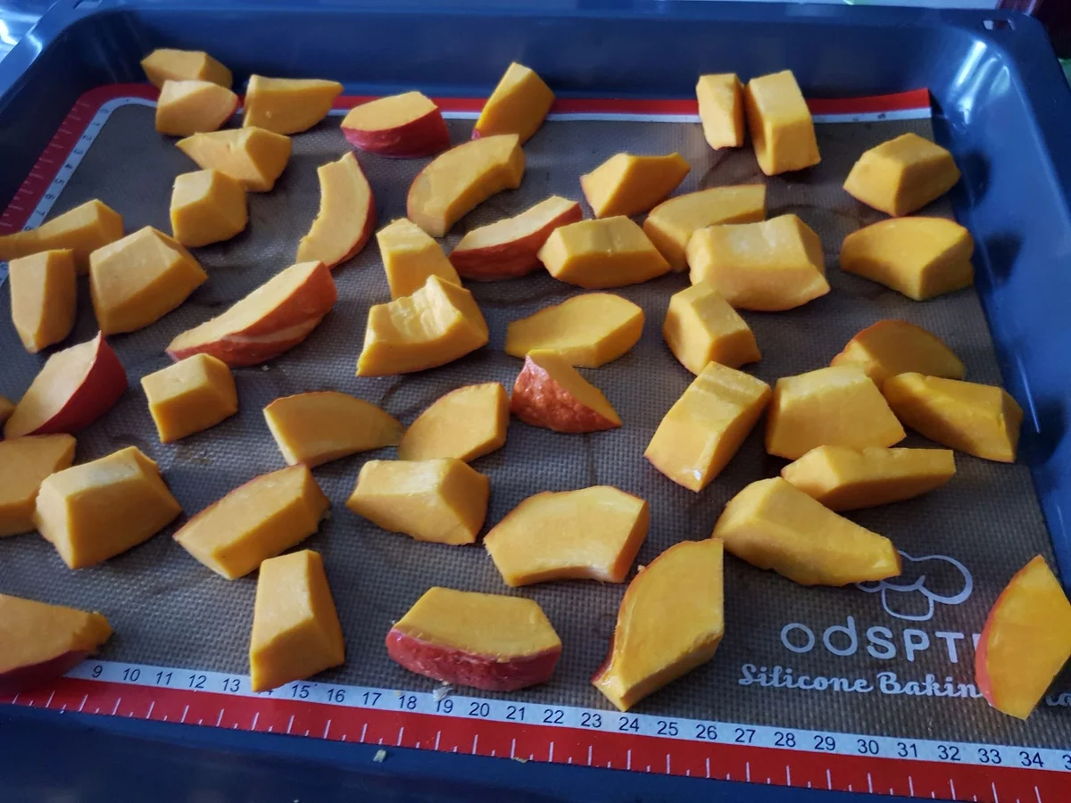 Rezept: XXL-Ravioli mit Kürbis-Füllung und Ricotta-Kürbis-Creme Bild Nr. 14414 XXL-Ravioli mit Kürbis-Füllung und Ricotta-Kürbis-Creme - Rezept - Bild Nr. 14414