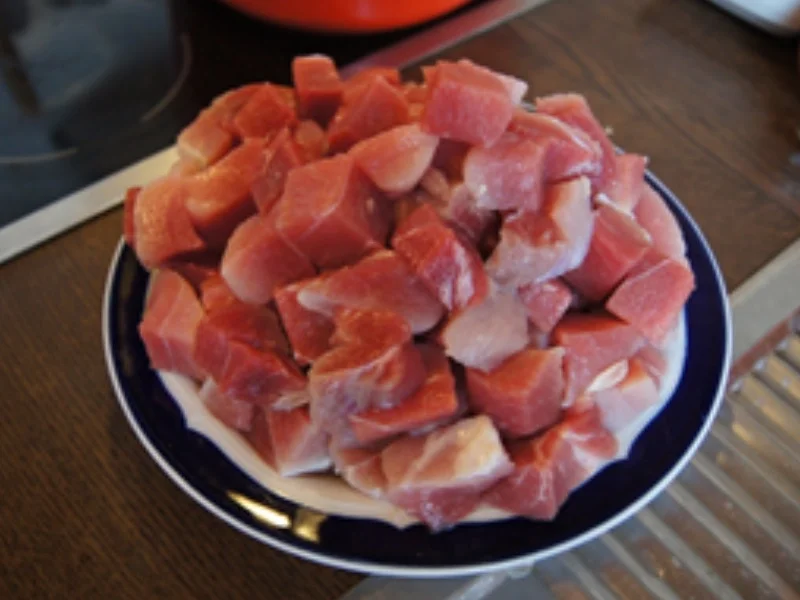 Schweinegulasch mit gemischten Gemüse und Drillingen - Rezept - Bild Nr. 14398