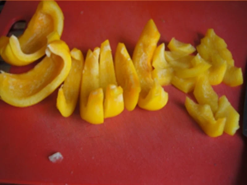 Schweinegulasch mit gemischten Gemüse und Drillingen - Rezept - Bild Nr. 14406