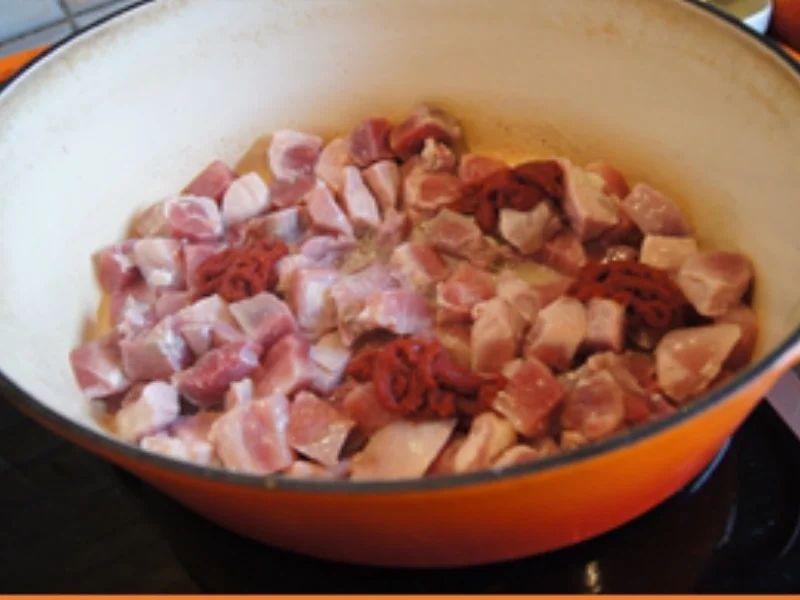 Schweinegulasch mit gemischten Gemüse und Drillingen - Rezept - Bild Nr. 14414