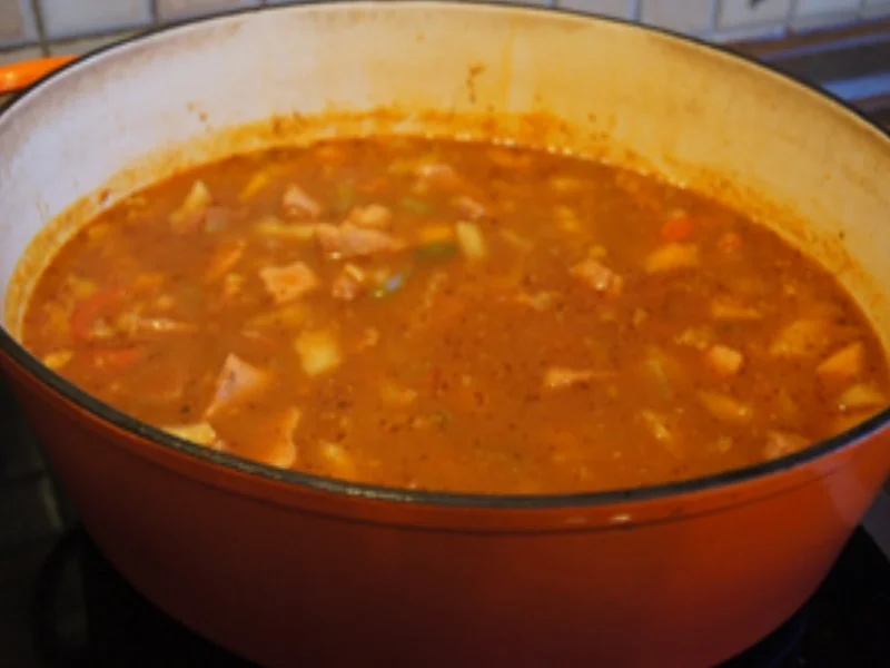 Schweinegulasch mit gemischten Gemüse und Drillingen - Rezept - Bild Nr. 14425