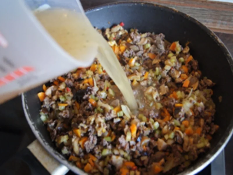 Gnocchi mit Rindermett, Gemüse und Waldpilzen - Rezept - Bild Nr. 11