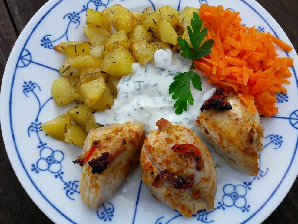 Rezept: Putenbrust mit Kartoffelwürfel und Möhrensalat Bild Nr. 3 Putenbrust mit Kartoffelwürfel und Möhrensalat - Rezept - Bild Nr. 3