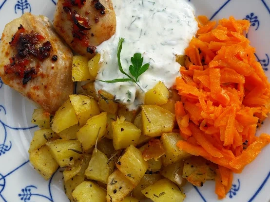 Rezept: Putenbrust mit Kartoffelwürfel und Möhrensalat Bild Nr. 12 Putenbrust mit Kartoffelwürfel und Möhrensalat - Rezept - Bild Nr. 12