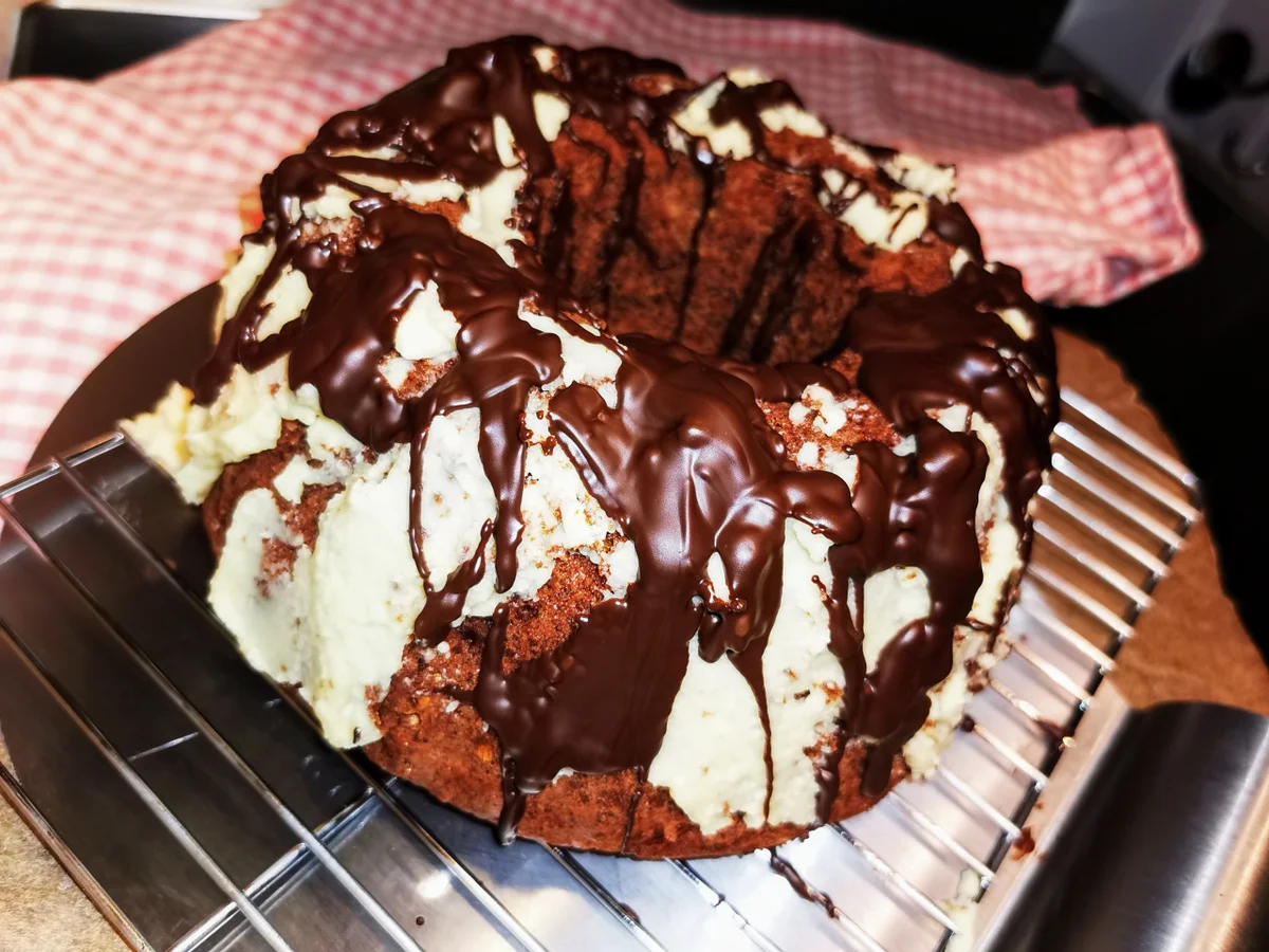 BiNe` S APFEL - ZUCCHINI -  GUGELHUPF - Rezept - Bild Nr. 3