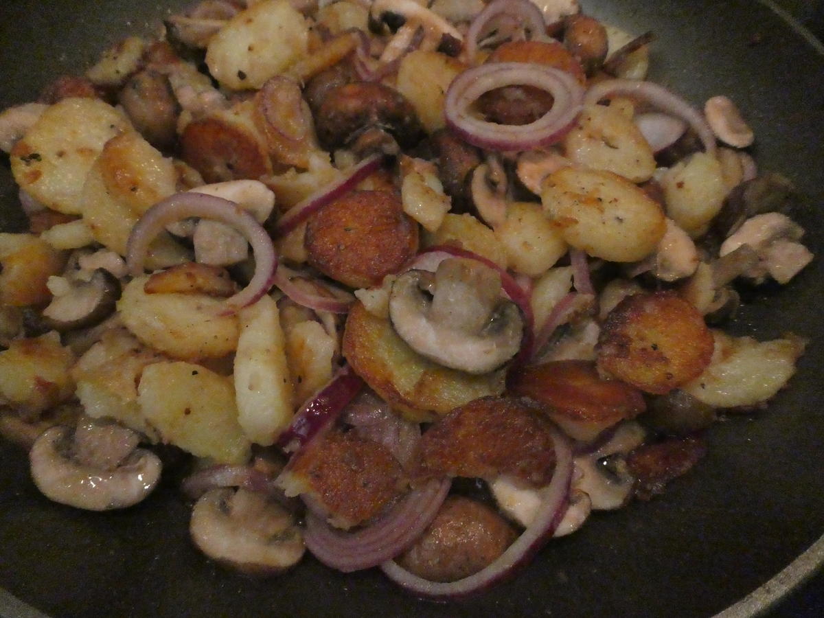 Bratkartoffeln  mit Champignons - Rezept - Bild Nr. 14398