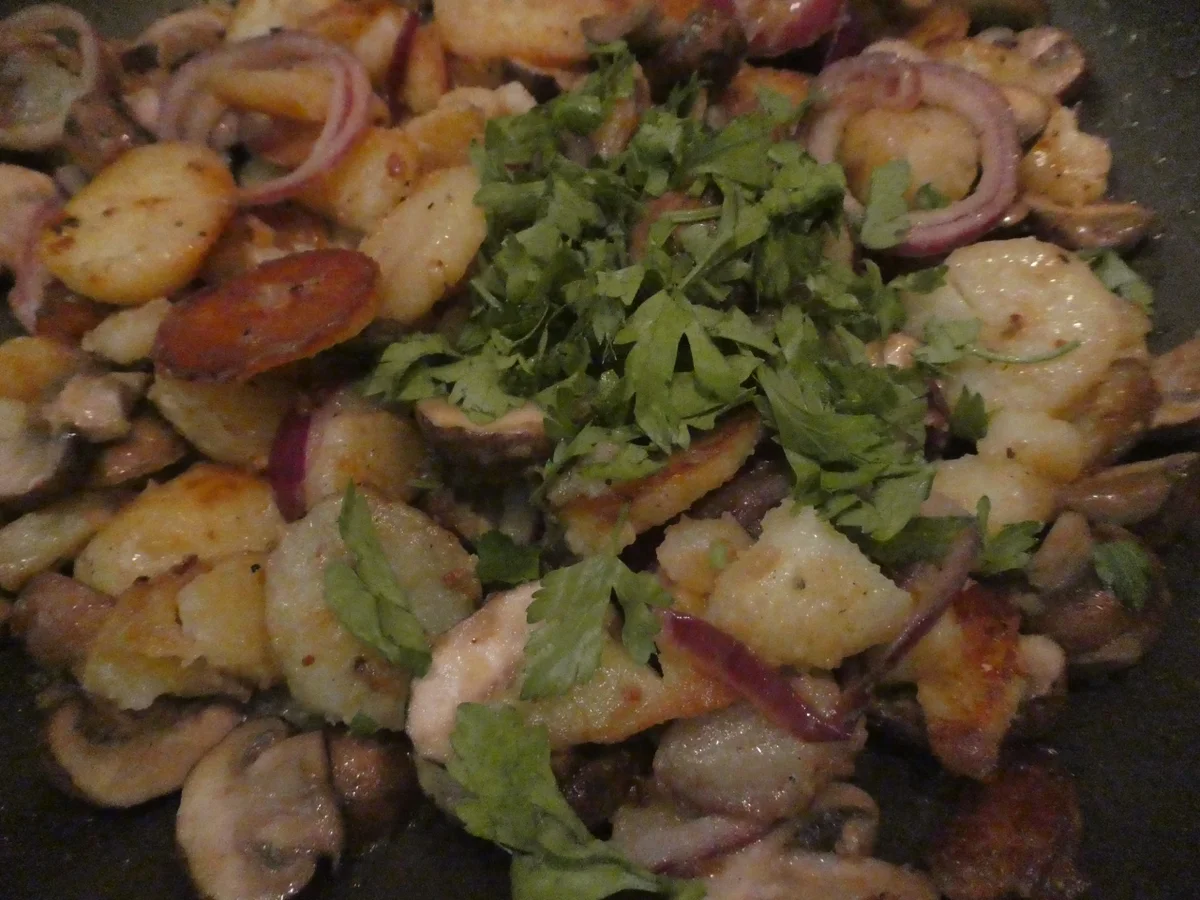 Rezept: Bratkartoffeln mit Champignons Bild Nr. 14399 Bratkartoffeln mit Champignons - Rezept - Bild Nr. 14399