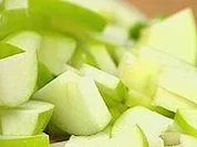 Grüne Apfelsuppe mit geriebenem Fenchel - Rezept