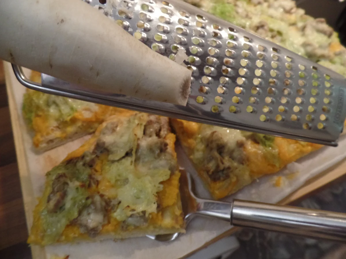 Rezept: Hackfleisch-Wirsing-Pizza Bild Nr. 14437 Hackfleisch-Wirsing-Pizza - Rezept - Bild Nr. 14437