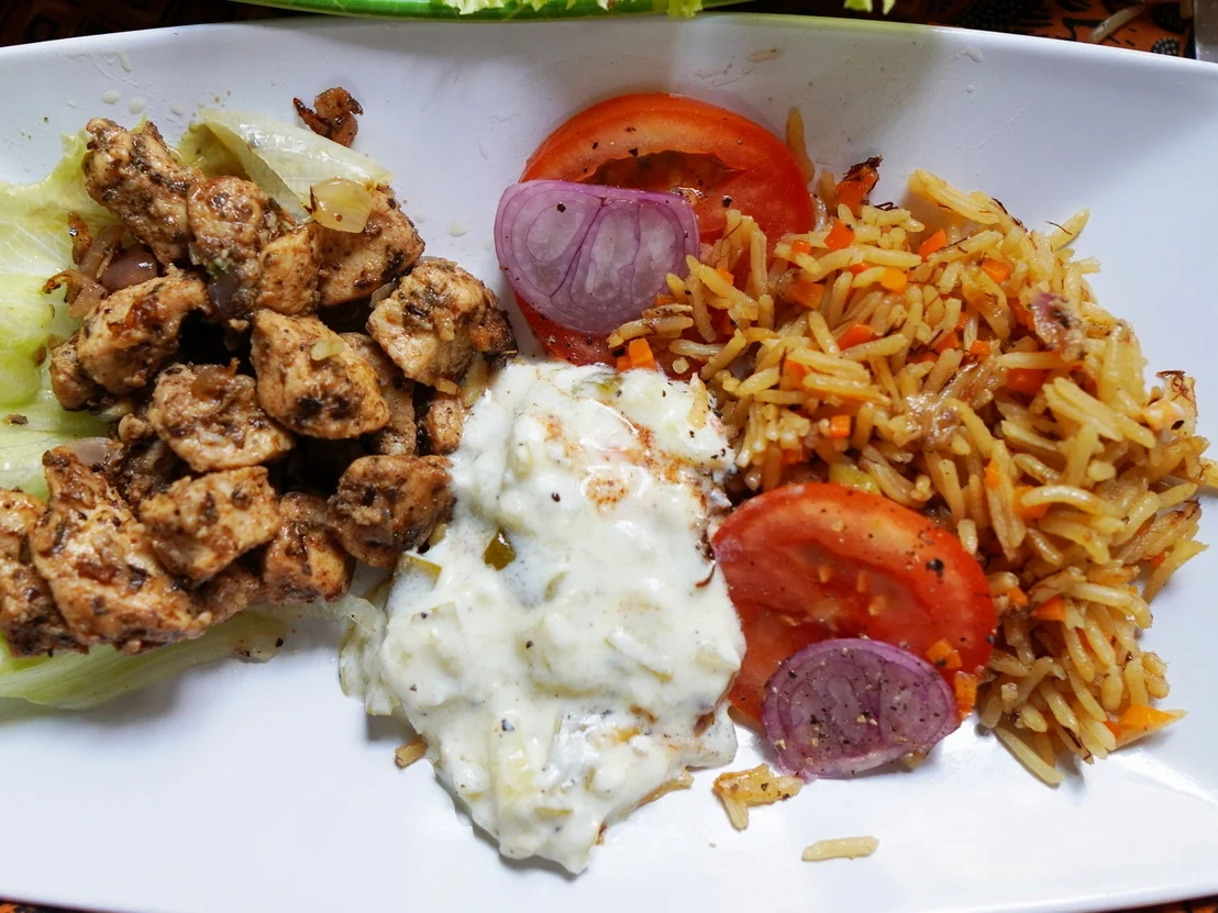 Gyros mit buntem Reis und Tzatziki auf Matala Art - Rezept - Bild Nr. 14418