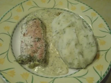 Wildlachs in cremiger Kräuter-Sahne-Sauce - Rezept