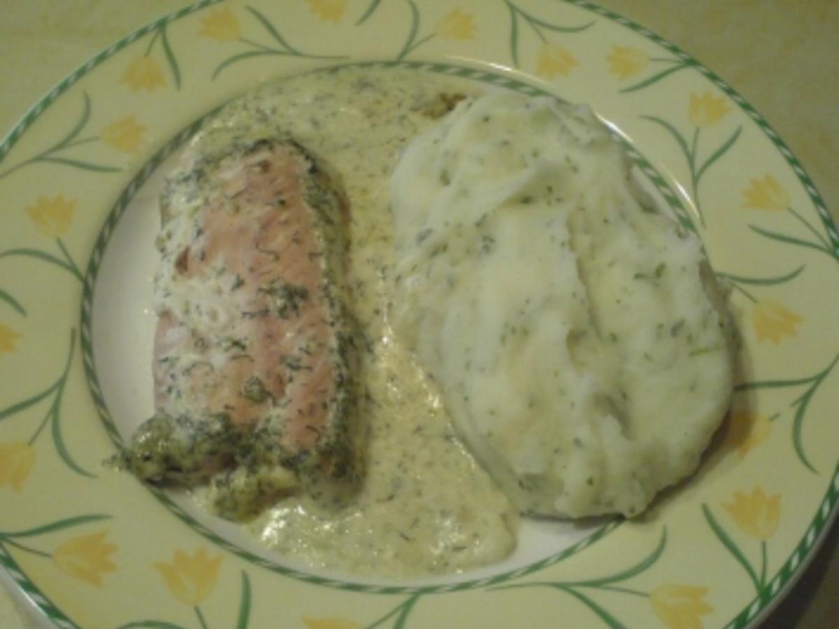 Wildlachs in cremiger Kräuter Sahne Sauce - einfach - von DeMona Wildlachs in cremiger Kräuter Sahne Sauce - einfach - von DeMona