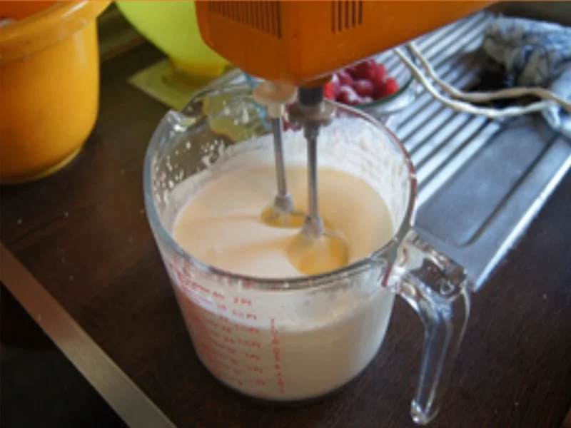 Rezept: Biskuitrolle mit Himbeeren Bild Nr. 14436 Biskuitrolle mit Himbeeren - Rezept - Bild Nr. 14436