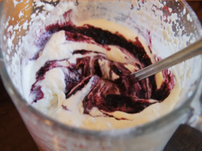 Biskuitrolle mit Heidelbeeren - Rezept - Bild Nr. 14434