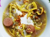 Saure Linsensuppe mit selbstgemachten Spätzle und Bockwurst - Rezept - Bild Nr. 14428