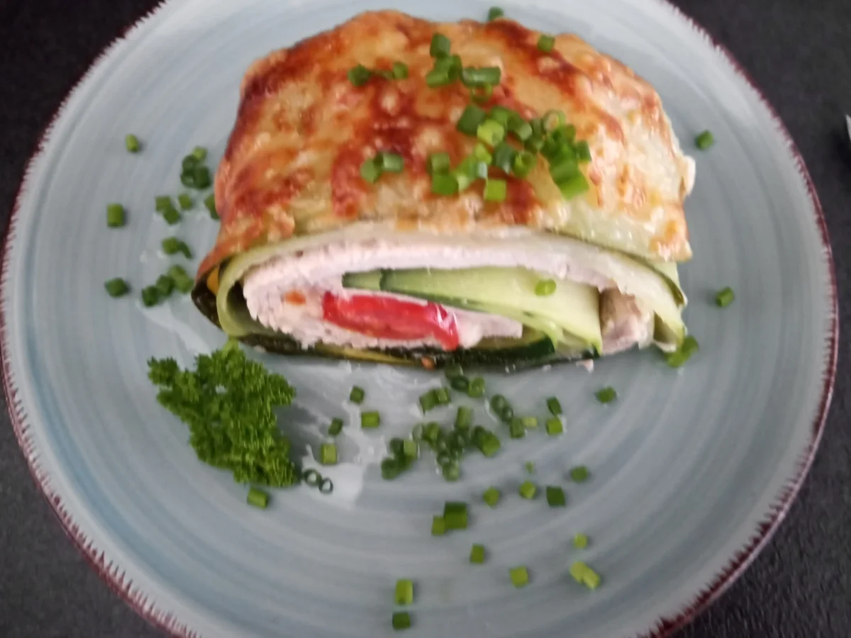 Spätsommerliche Zucchini-Rolle zur kochbar Challenge August 2021 - Rezept - Bild Nr. 14428