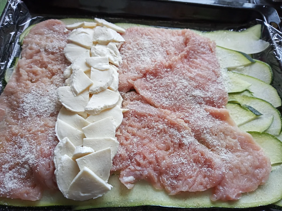 Spätsommerliche Zucchini-Rolle zur kochbar Challenge August 2021 - Rezept - Bild Nr. 14430