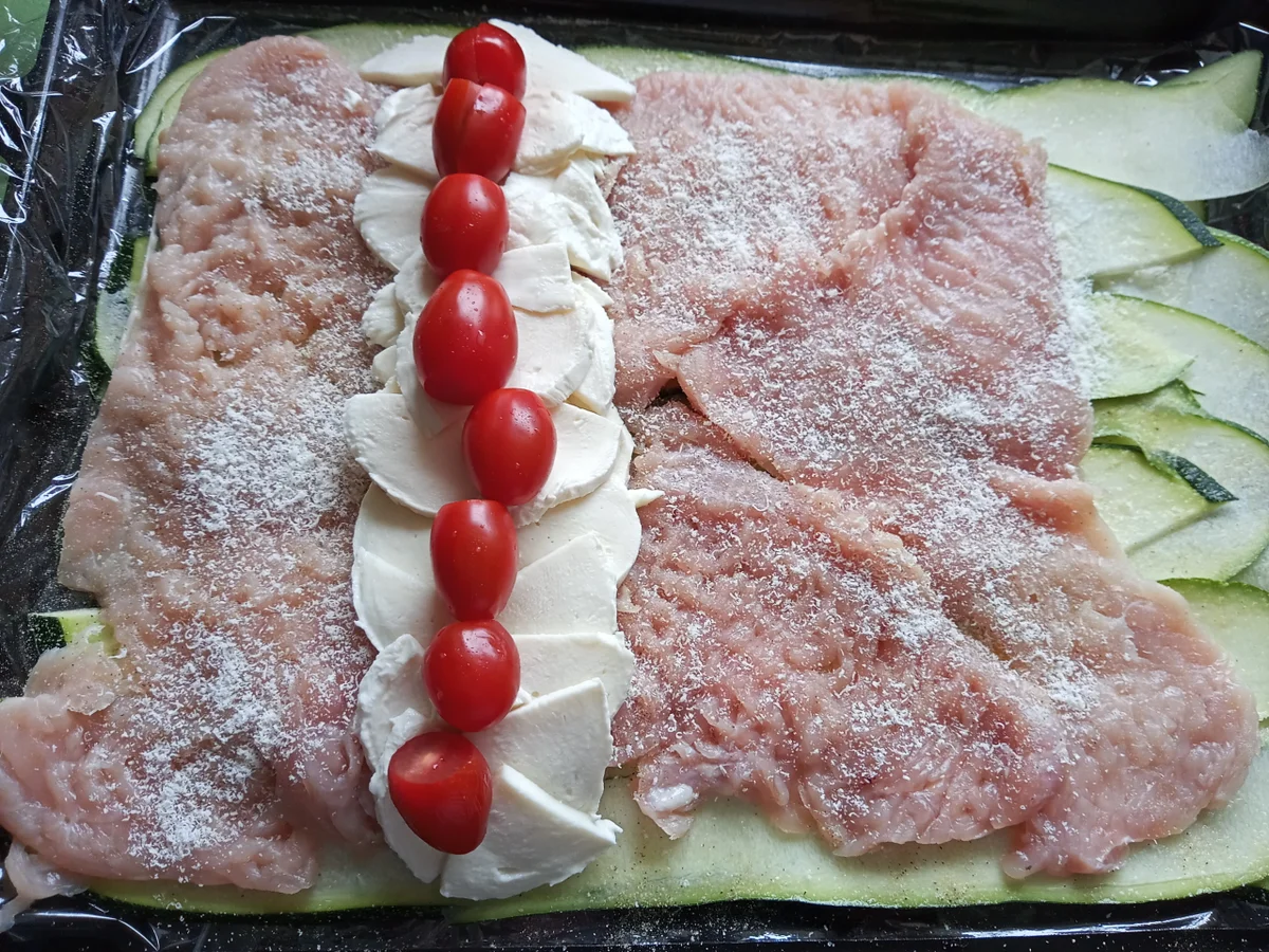 Spätsommerliche Zucchini-Rolle zur kochbar Challenge August 2021 - Rezept - Bild Nr. 14431