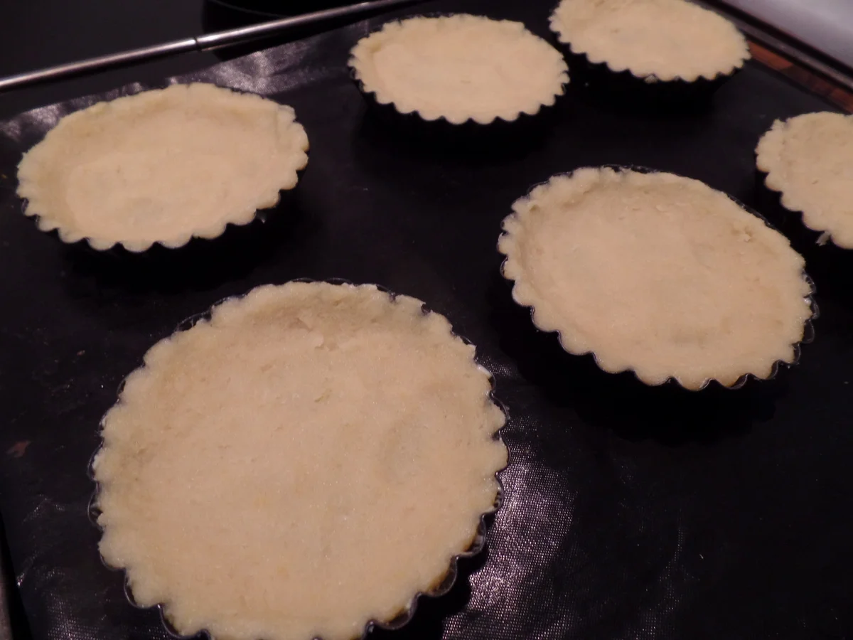 Tartelettes mit Zitronencreme und Baisertupfen - Rezept - Bild Nr. 14439